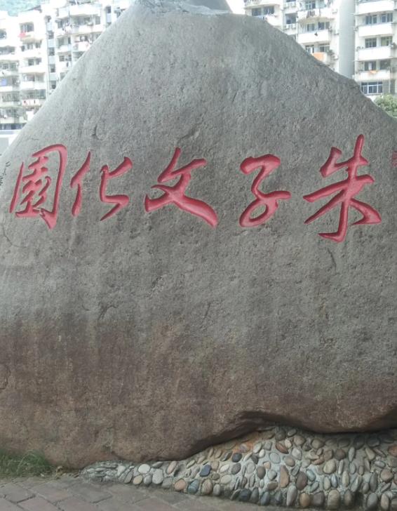 油价破百！欧洲经济正在经历“多米诺骨牌”式崩塌
亲爱的朋友们大家好，我是海林小百