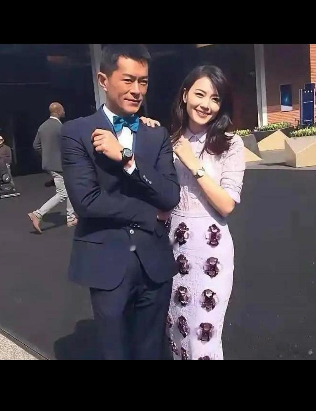 古天乐讨不到老婆是有原因的，他本人好像有点社恐！
以前吴君如跟他介绍过香港的某位