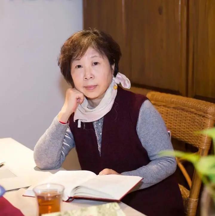 王旭烽，当代女作家，国家一级作家，第五届茅盾文学奖得主。1955年生于浙江平湖，