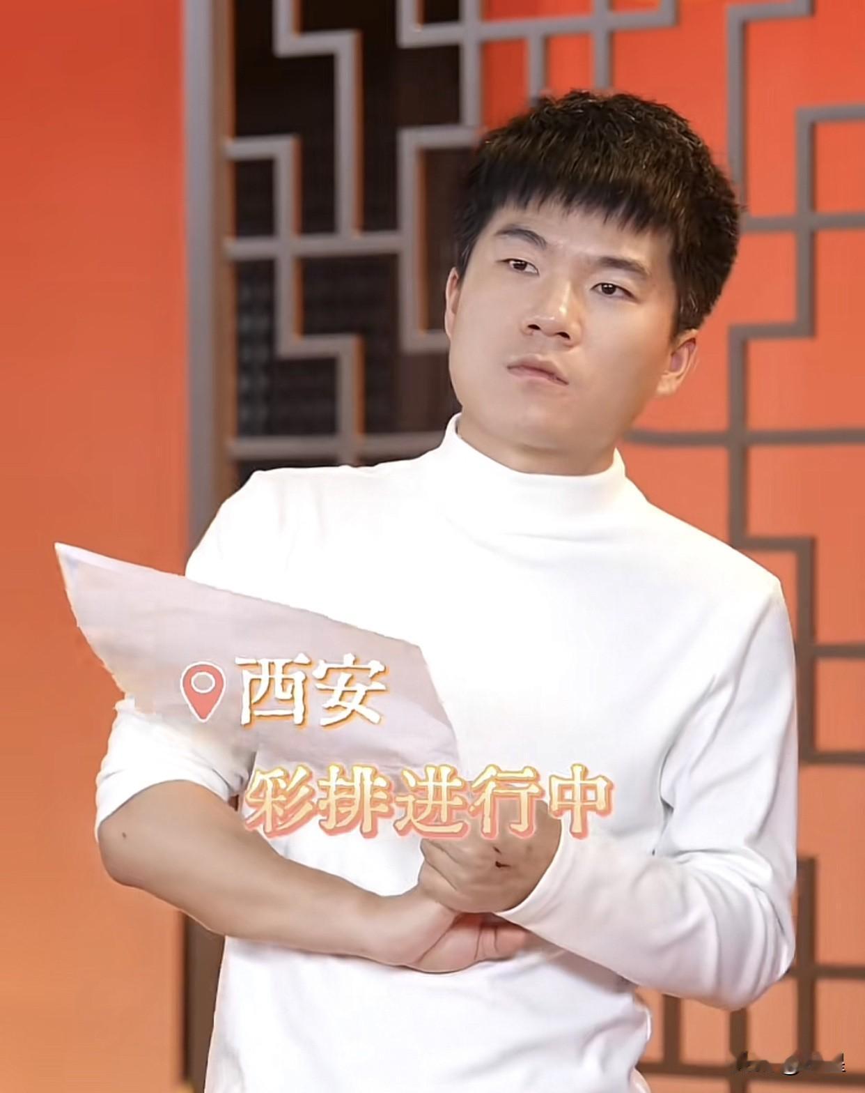 与辉同行中秋家宴彩排现场
顺毛董宇辉限时返场[耶]
那一排摄像机一架，太有气势了