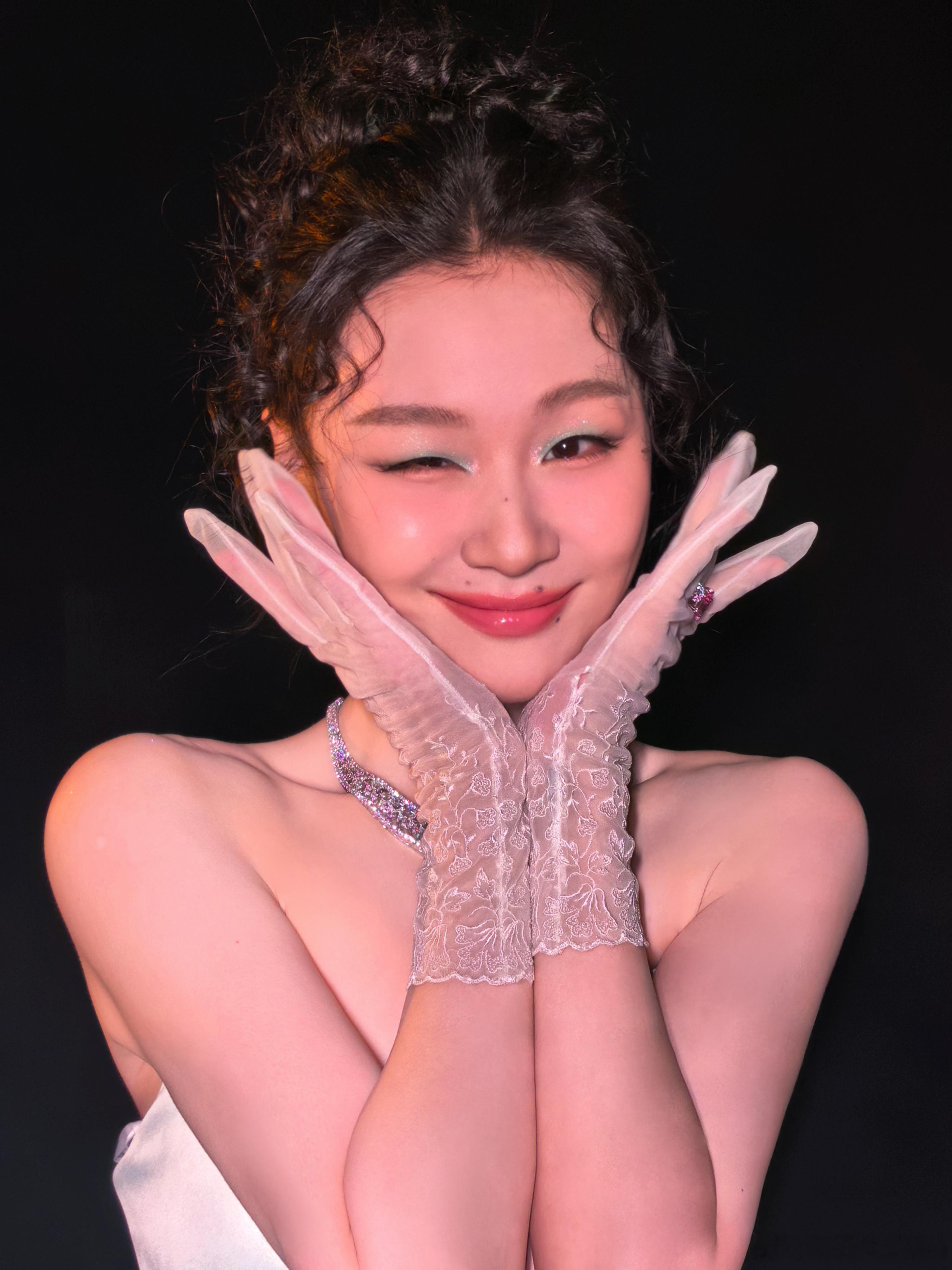 今日给金靖 化的气泡抹茶妆化妆：王亚飞夏一秒上妆大师出妆金靖