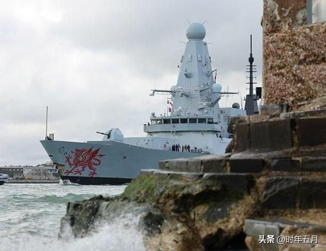 英国驱逐舰"龙"号，之前塞浦路斯岛上的基地被伊朗无人机炸了后派它过去，结果三周了