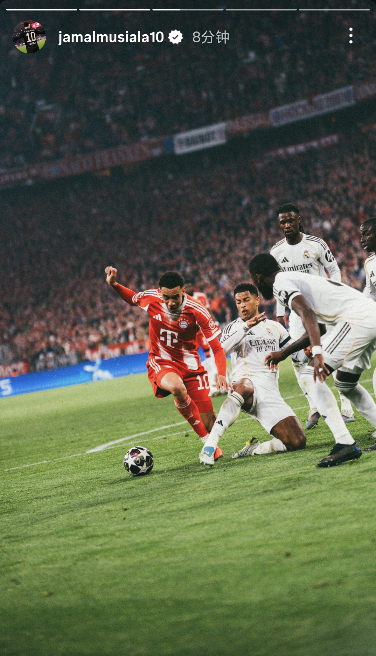 网页链接贝林厄姆这次铲球被穆夏拉发在了快拍里拜仁vs皇马