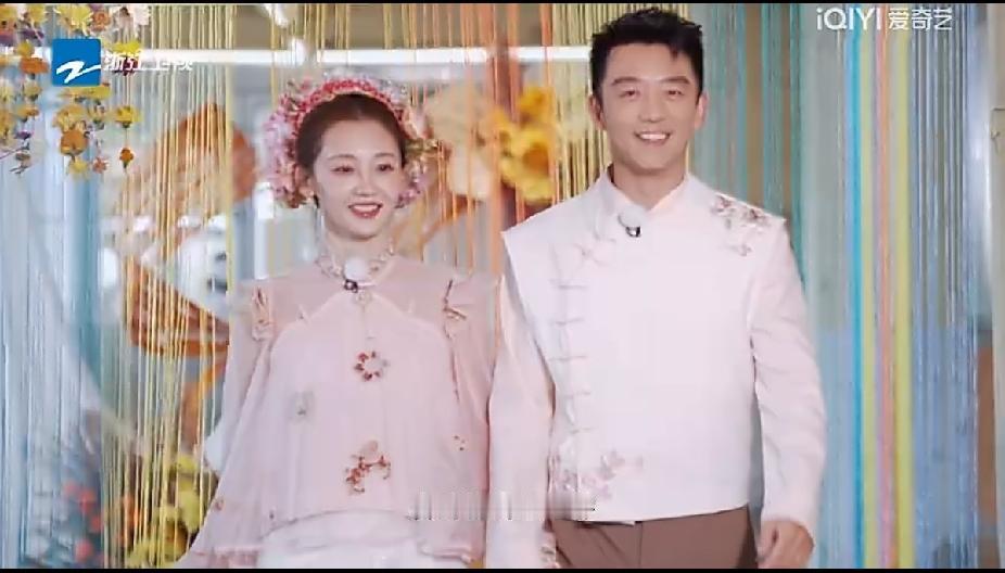 跑男真夫妻杀疯了！没有剧本的甜，才最戳人
 
看多了综艺里工业糖精式的营业CP，