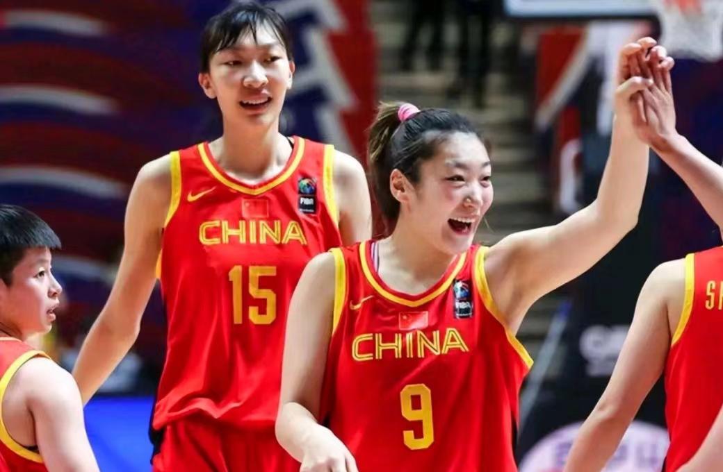 李梦错过今年亚洲杯机会，明年世界杯能回归国家队吗？
 
首先，从年龄上来说，李梦