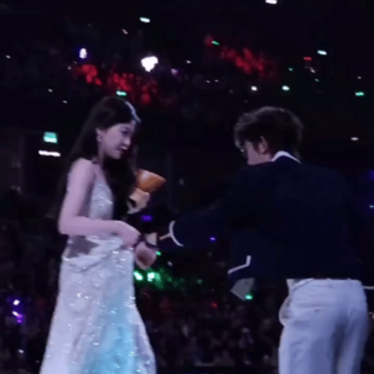 虞书欣丁禹兮是不是忘记官宣了 以后内娱cp都按这种程度大方营业好吗[喵喵]看到丁