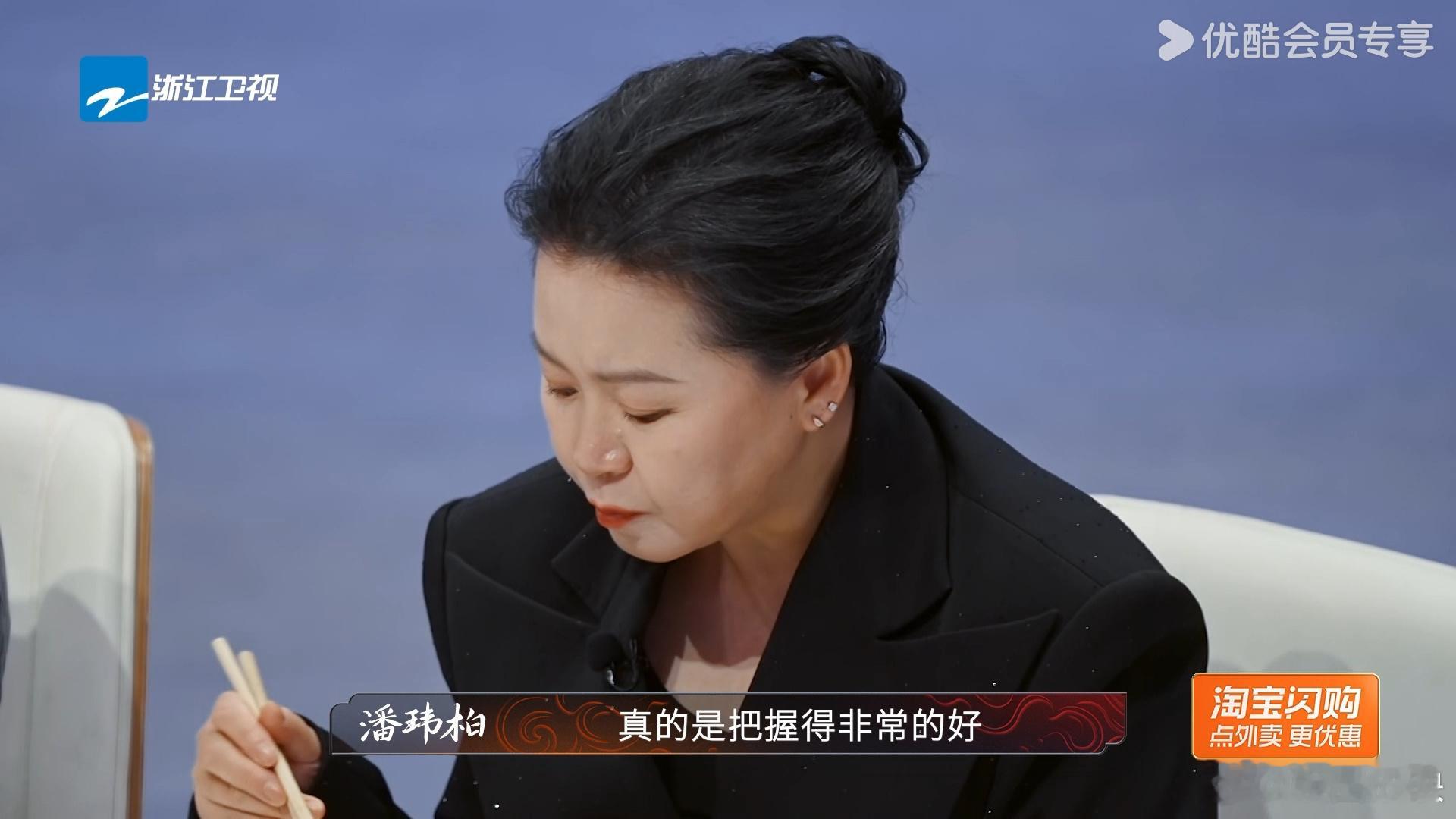 油炸皮蛋宫保鸡丁把老外香迷糊了炙热游戏百厨大战皮蛋逆袭全球！川菜大师用油炸宫保鸡