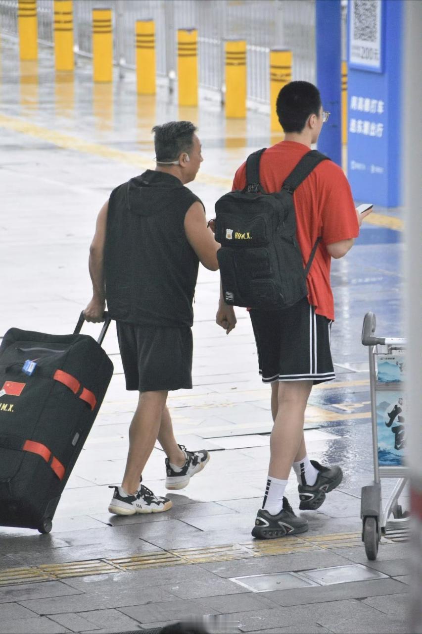 终于能回来休息一下了，全运会见！胡明轩超神胡明轩[超话] ​​​