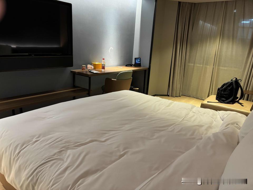 这次出去旅游，本来想在外面多玩几天的。

说是没有计划的旅游，是指没有特别明确的