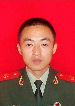 杨小伟，(1992年2月9日-2015年1月3日），2010年12月由内蒙古自治