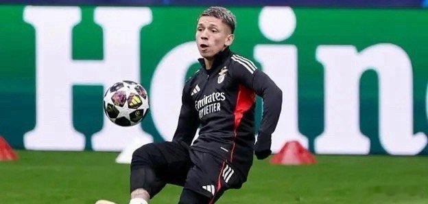 据BBC报道，尽管因种族歧视相关指控面临禁赛，但普雷斯蒂安尼仍随本菲卡队友，在皇