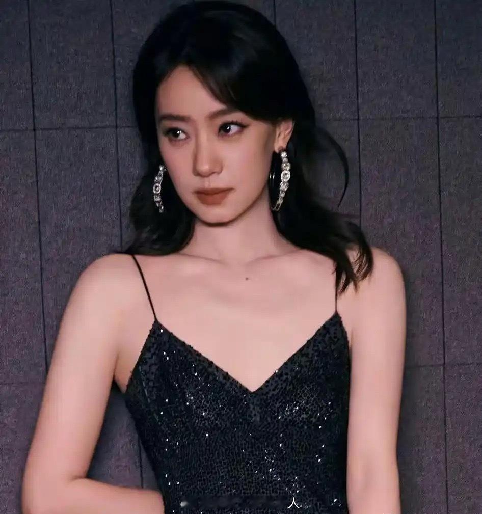 这两位真是稳稳的幸福，可惜春节档看不到转念花开了吃火锅偶遇贾玲张小斐