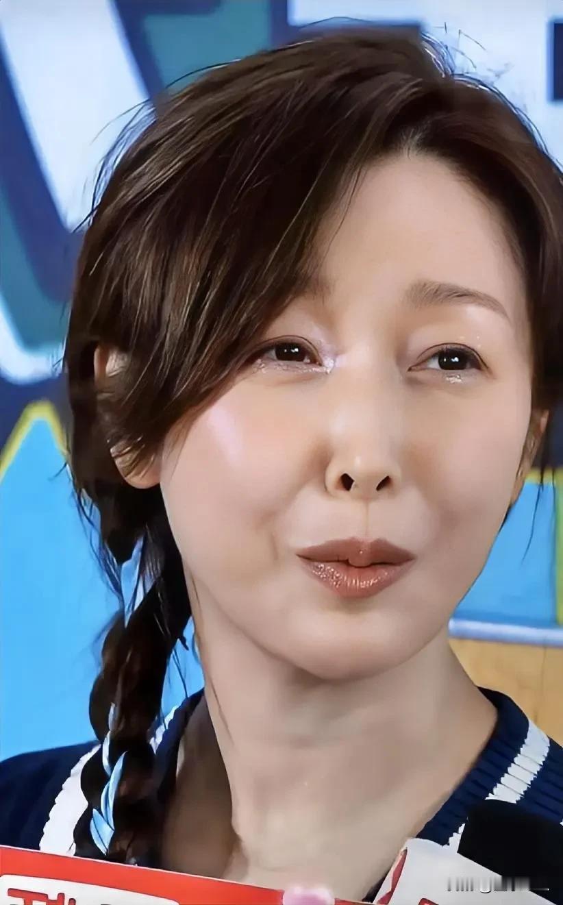 《祝你平安》这首歌你还记得吗？这首歌是由演员孙悦演唱的，那时她演唱的歌曲在大街小