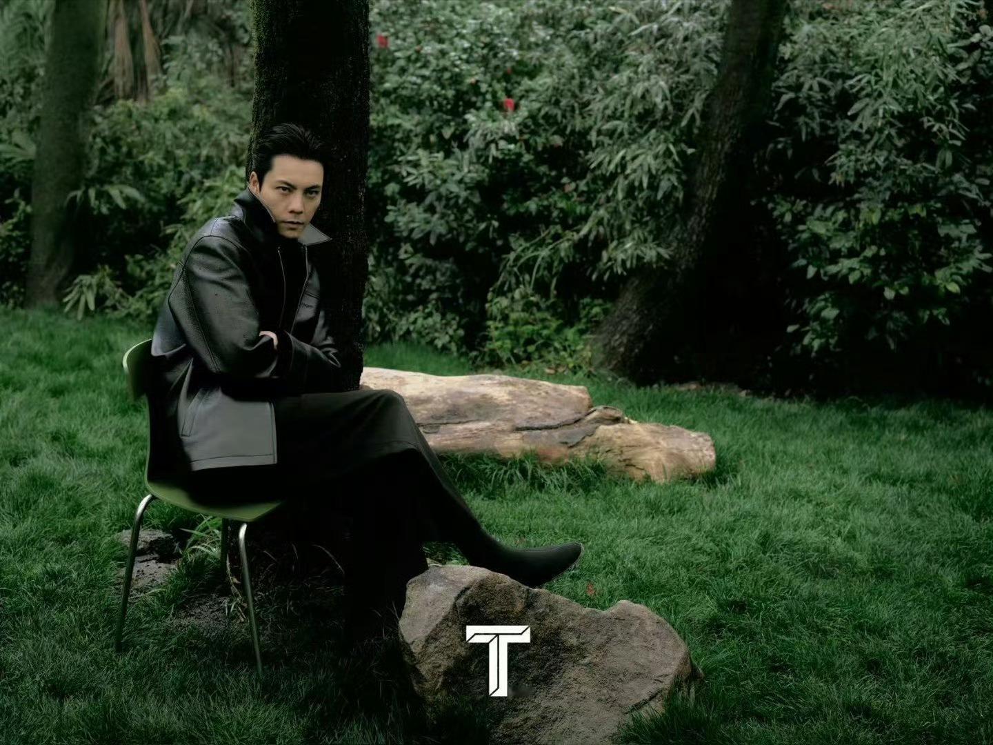 谁给陈伟霆搞的发型陈伟霆熟男感发型师今天必须加鸡腿！这个造型也太绝了，慵懒又随性