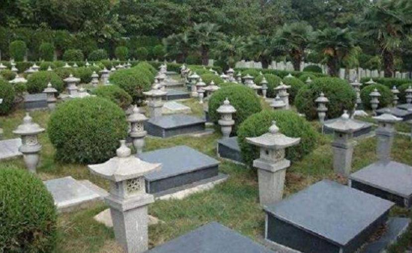殡葬制度从土葬变为火葬，北大教授认为这样做相当于把人当成垃圾，原因是什么？
19