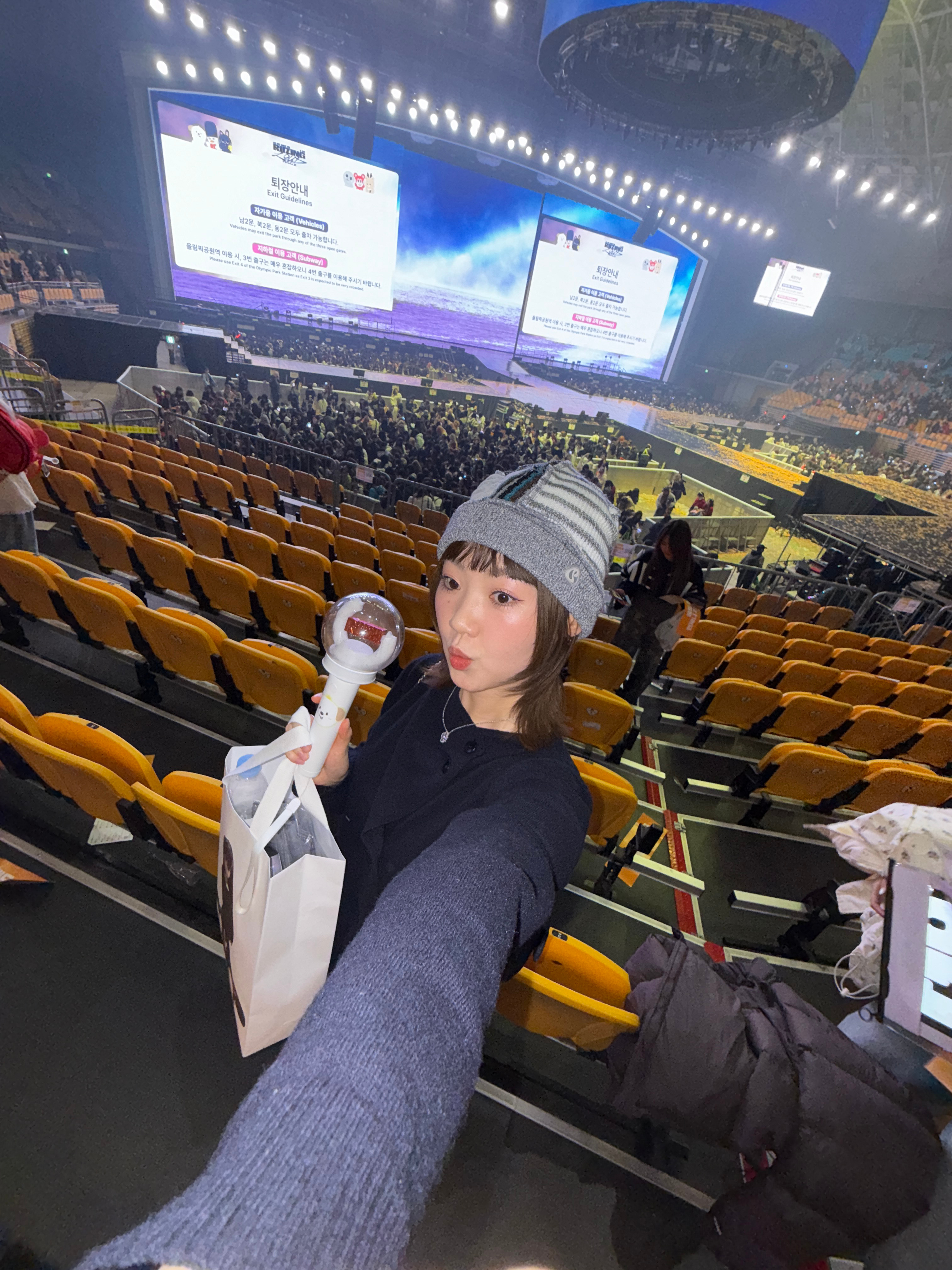 追拉椅子总有一些奇妙缘分！今天末场坐花车位 结果坐我后面的女生就是去年七月首场坐