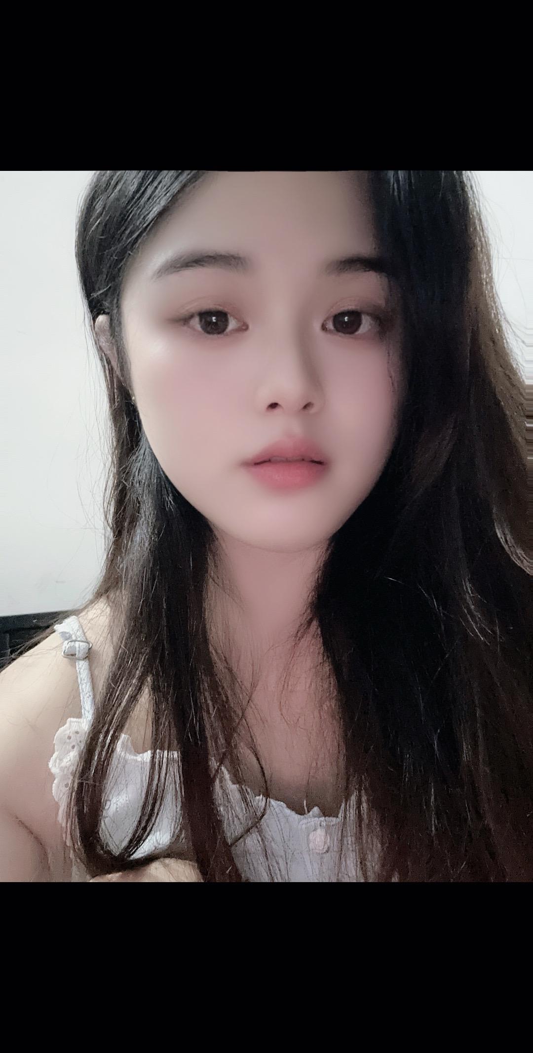 突然上来的情绪，让我无措可施 连我自己都不懂自己 ，别人怎么可能会懂呢……