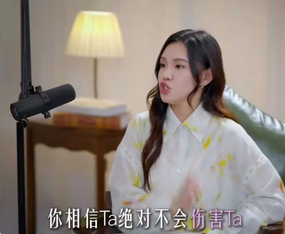 36岁谢依霖近况曝光！嫁给身患重病老公生下一对儿女，全靠她赚钱养家 
