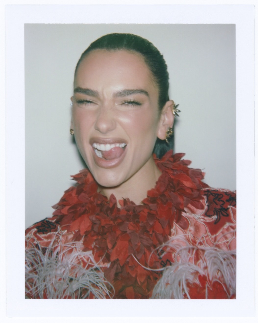 DuaLipa  香奈儿女孩的一天 