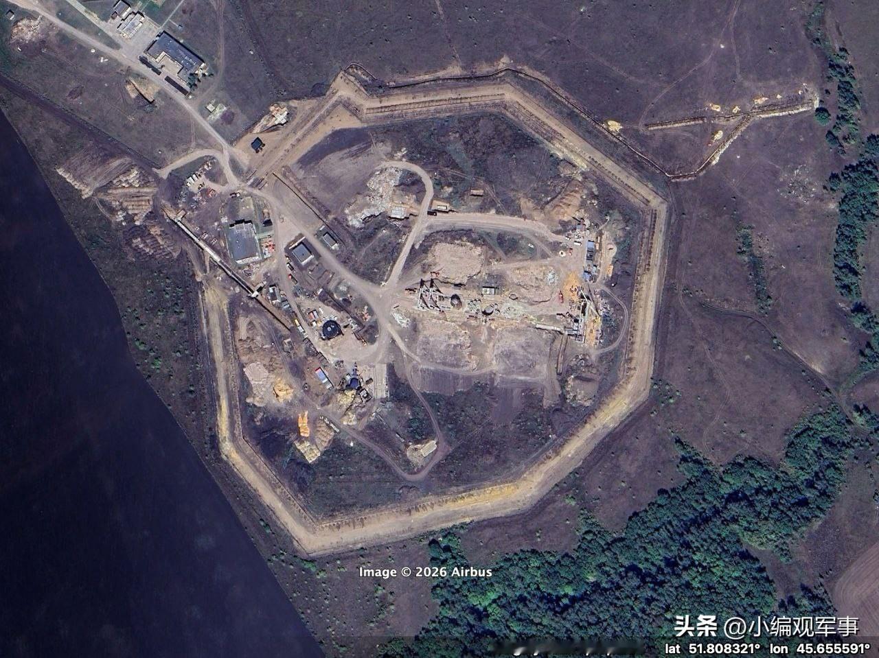 俄罗斯战略导弹部队司令在接受俄罗斯《红星报》采访时透露称，2025年，首个装备R