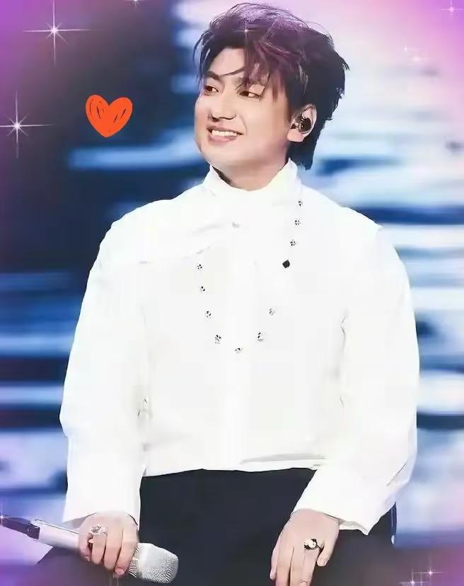 原来大家都错怪他了。
海来阿木难续热度，
其实真的不是唱得不好或塌房，最根本的原