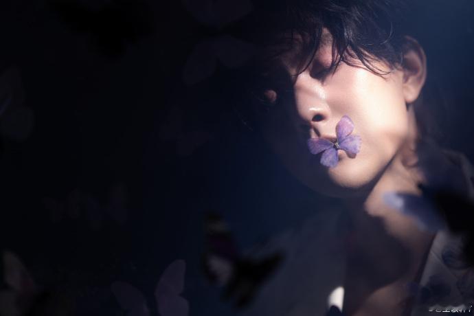 王敬轩18分钟live纪录王敬轩夜巡纪录片上线识心见性，逐光而行！王敬轩「夜巡」