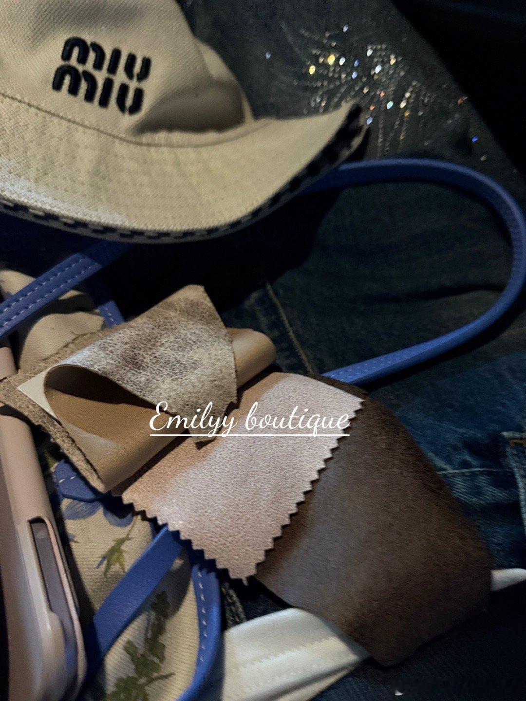 最近开发新品 每天都有点活人微死了期待我的成衣[送花花] ​​​