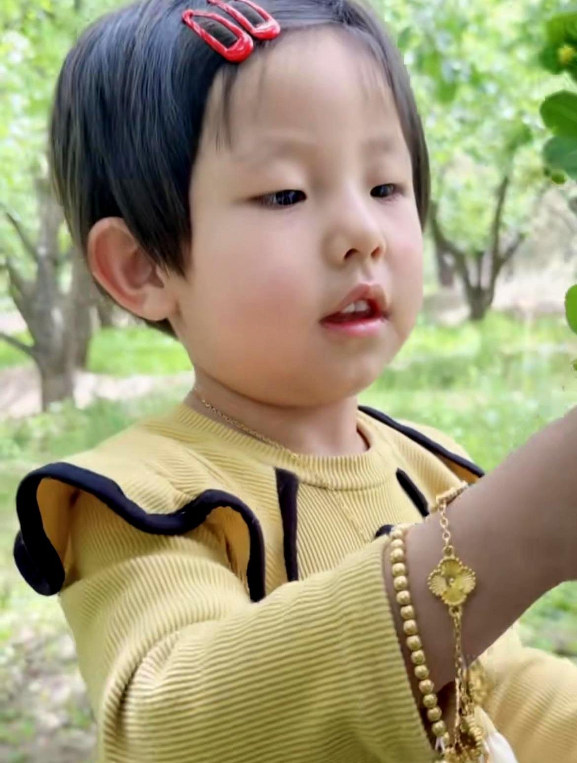 孩子都这么大了，真有脸这时候来闹？
涵涵爸爸又跑到外婆家要黄金，说当年给孩子妈妈