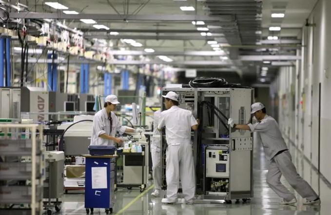 [下雨]中国稀土对日出口大跌，日企纷纷迁往中国？高市早苗着急沟通。

海关总署最