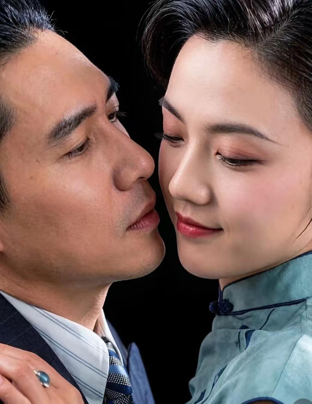 说实话
这剧根本没网上传的那么好看
就和《花样年华》一样
看的人懒洋洋的然后我就