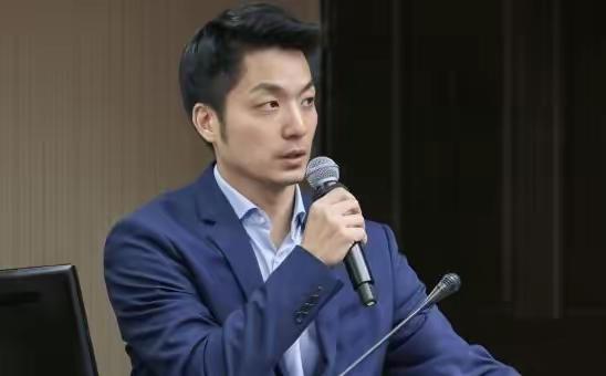 台北市市长蒋万安曾宣称，如果大陆继续在台海进行军机绕台和军演的话，他就要停掉双城