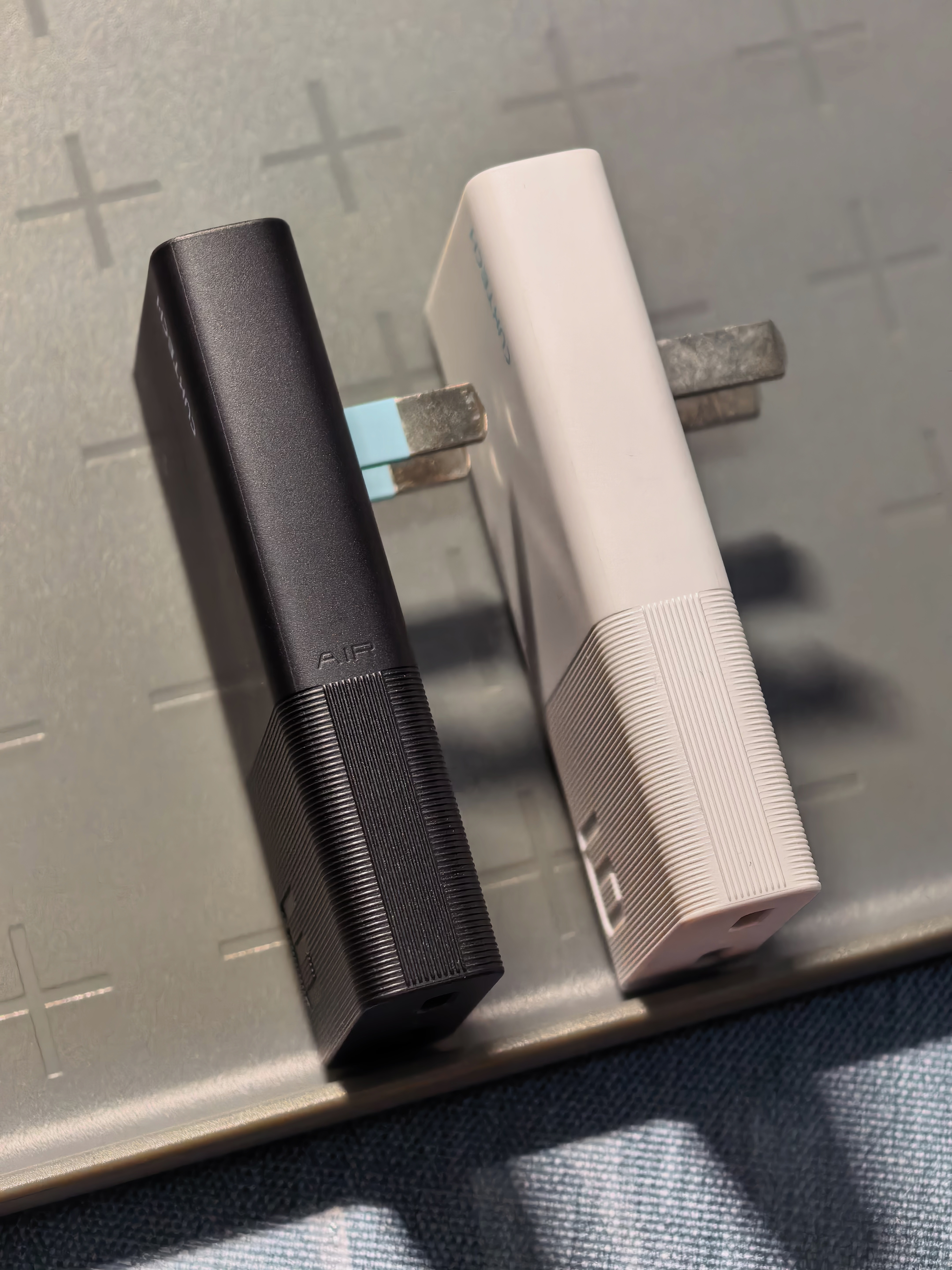 酷态科6号卡片 Air 到了感觉小了一圈但重了点，终于支持 UFCS ，出门带一
