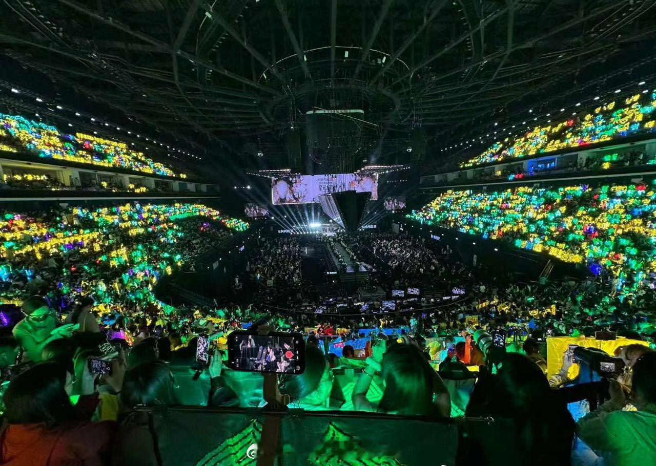 星光大赏内场灯牌一览，这都是谁的应援色？