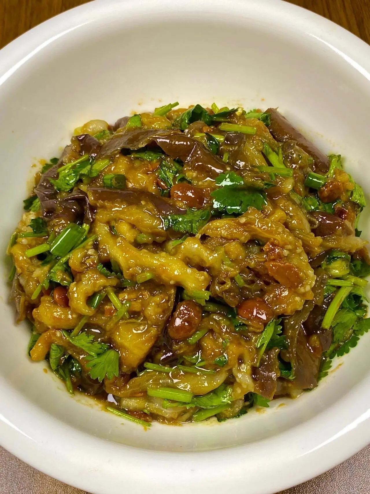 赶快去做这个拌茄子，嘎嘎香。味道浓郁 一盘根本不够吃 夏天做一道这个香...