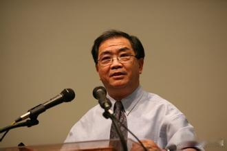 知名华人作家，学者冯秉诚在2026年7月21日于美国威斯康星州去世，家人已证实。