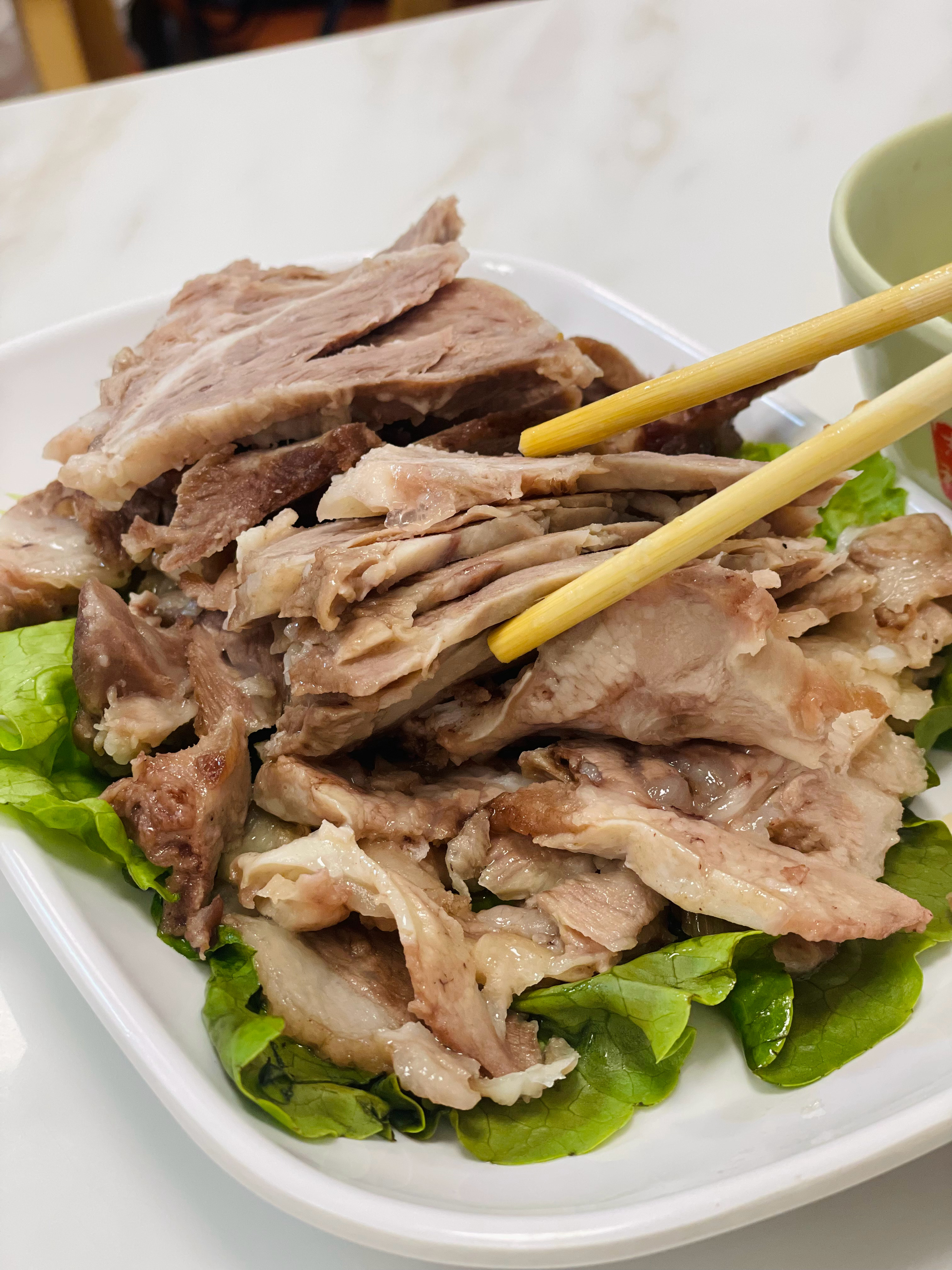 根本没怎么练，但饭量涨了两倍，不吃饿得慌。虽然体脂没降，但恩格尔系数暴涨，我到底