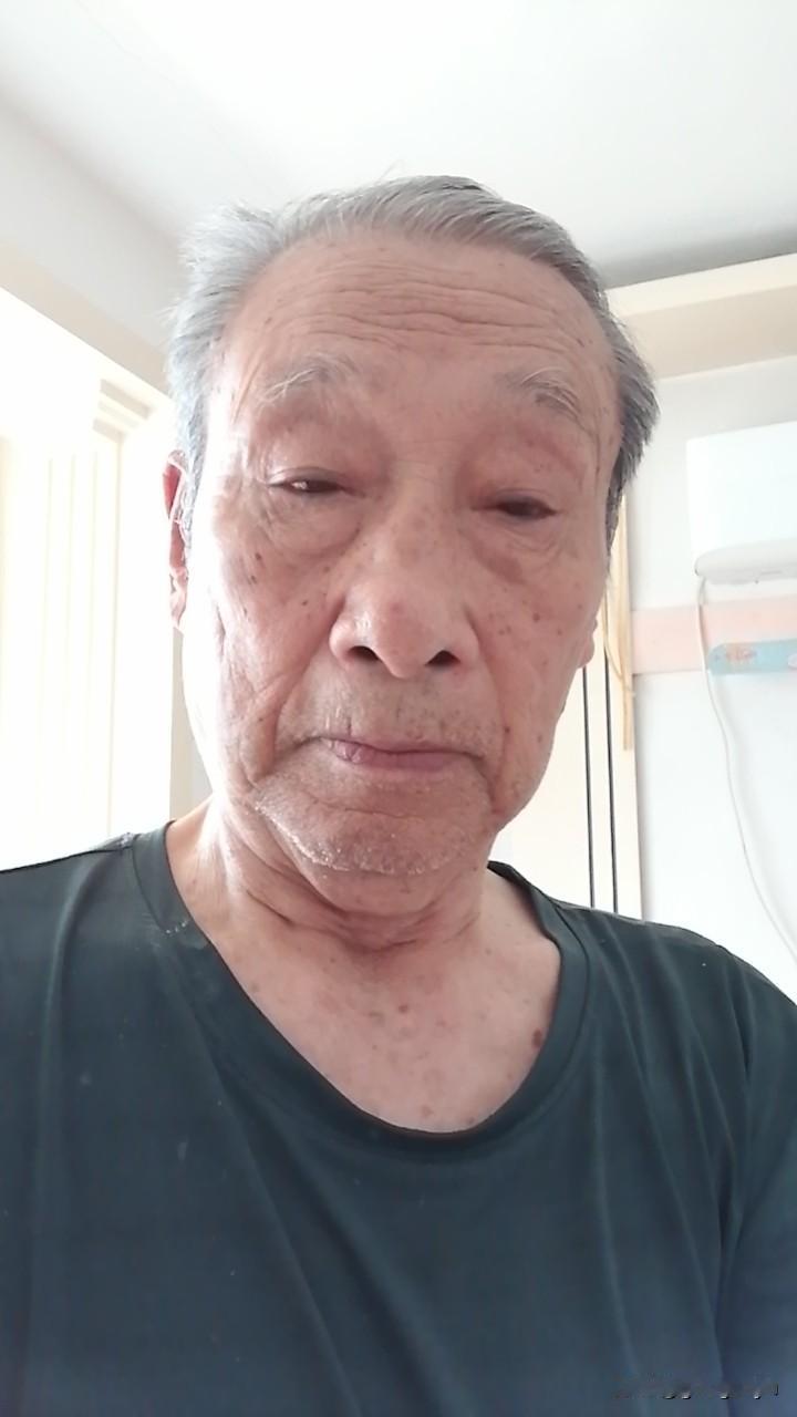接着谈起我这个科研项目成功，得到好几项奖励，但钱也没有多少，当时也就三千元，从上