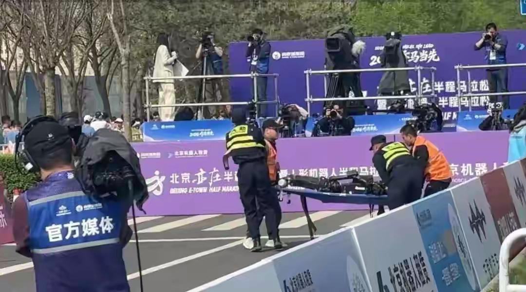 宇树H1机器人今天跑了 1.9 公里 ，应该是起步太猛了，配速太快，没控制好！最