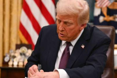 特朗普谴责中国，他在社交平台上发文出生公民权不是给中国人的，而是给黑奴后代的，现