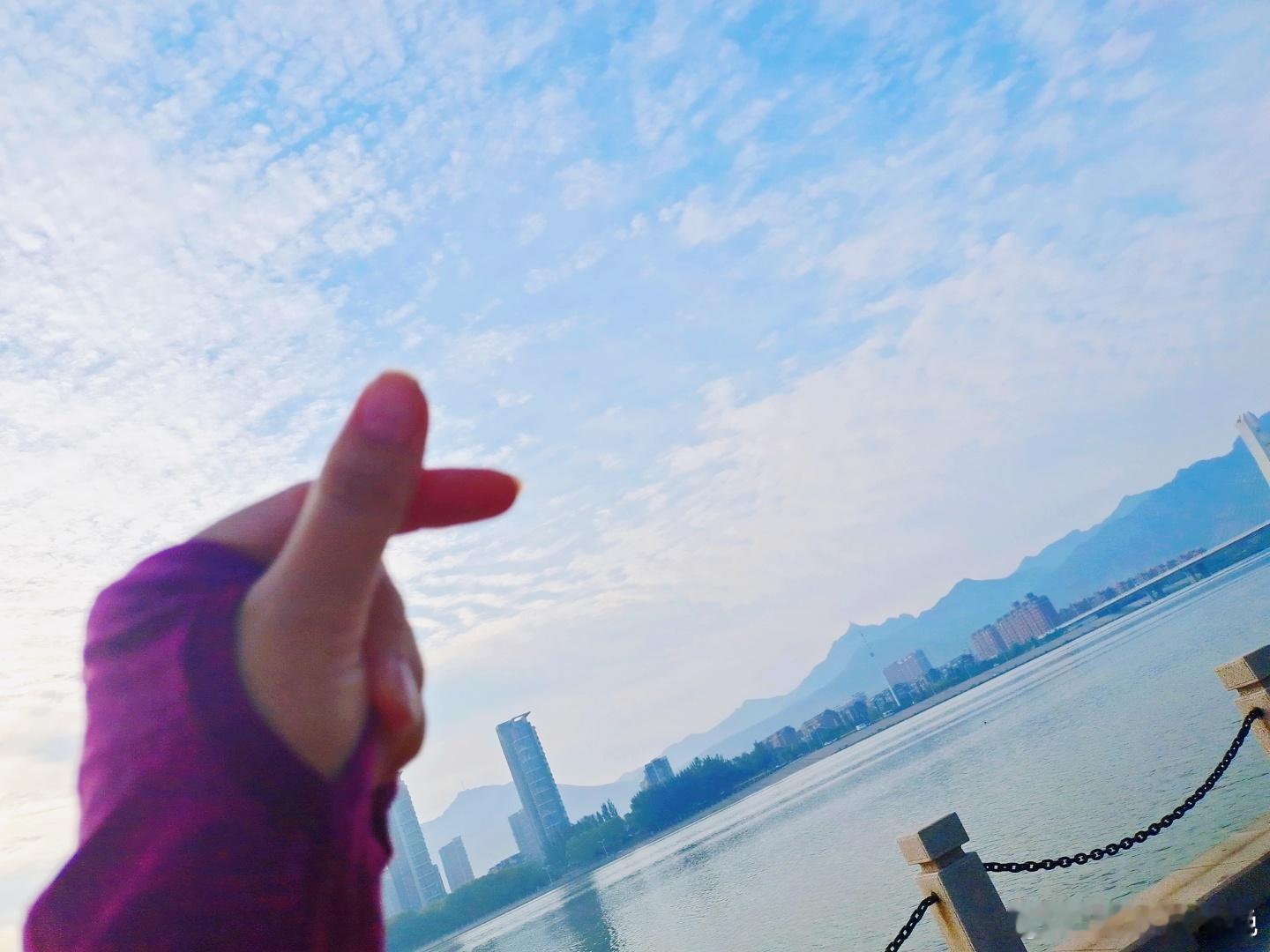 早ﾉ☀“你要学会表达愤怒，你不要愤怒地表达。” 早安  [微风]表达自己情绪真的