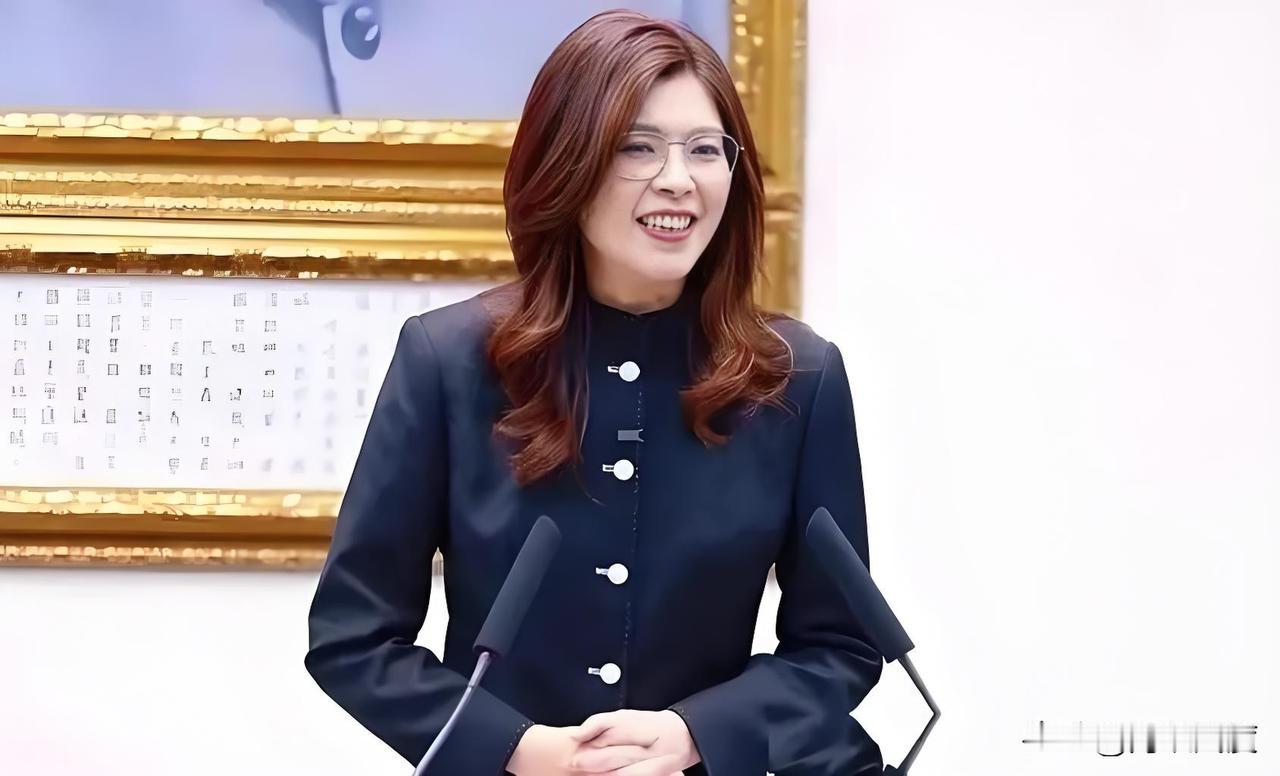 郑丽文下午中常会发表谈会，军购案、彰化提名一次性解决？媒体挤爆党部！

今天下午