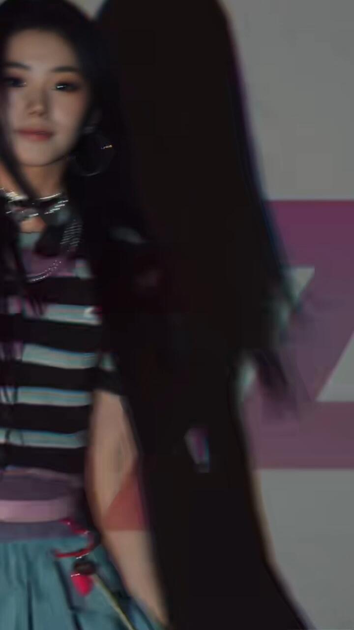 沉静和野心结合的美感 这表现力….真正的哥特少女💥 