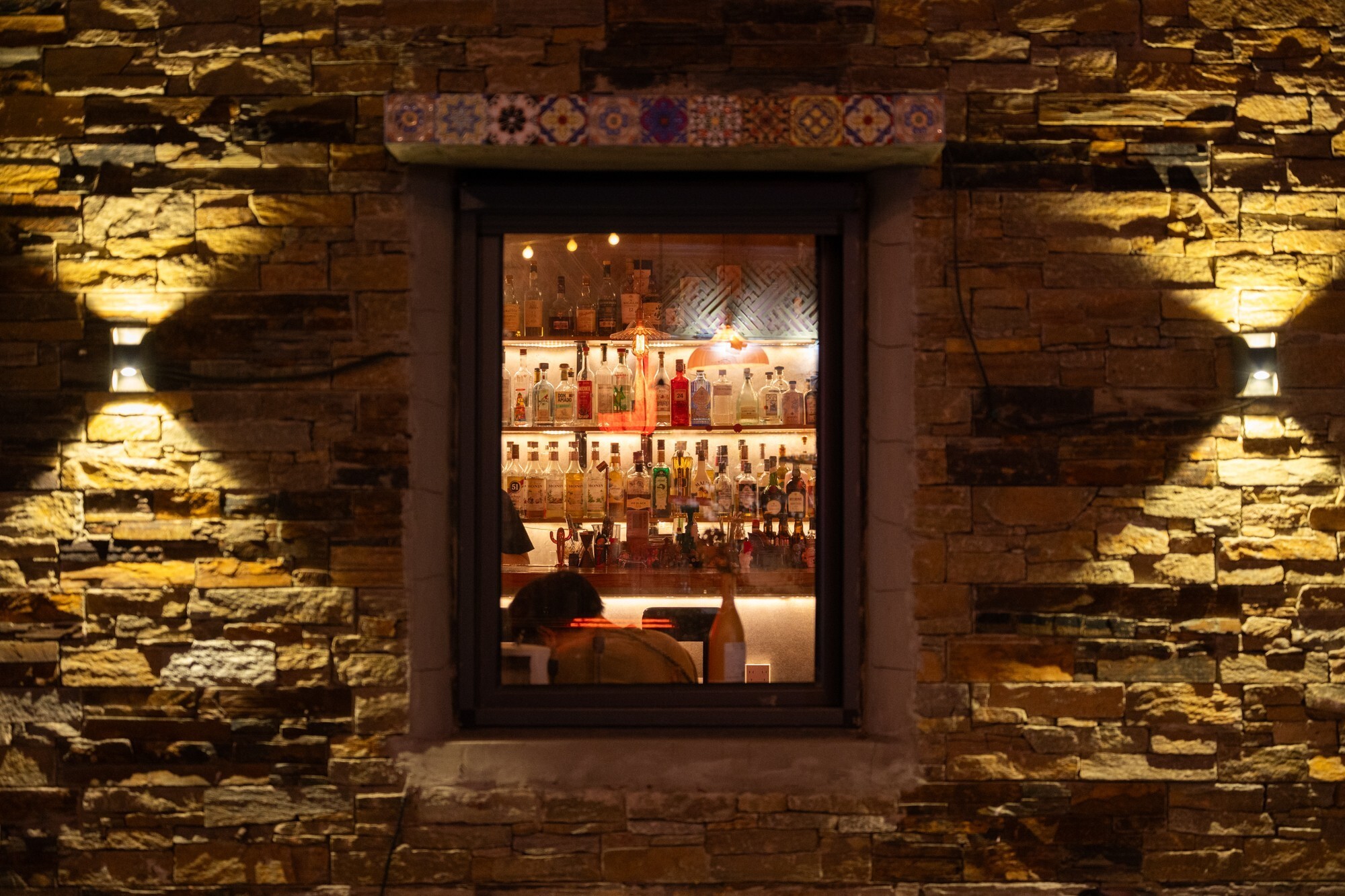 霓虹初上時 帶著尼康Z6III夜巡城市