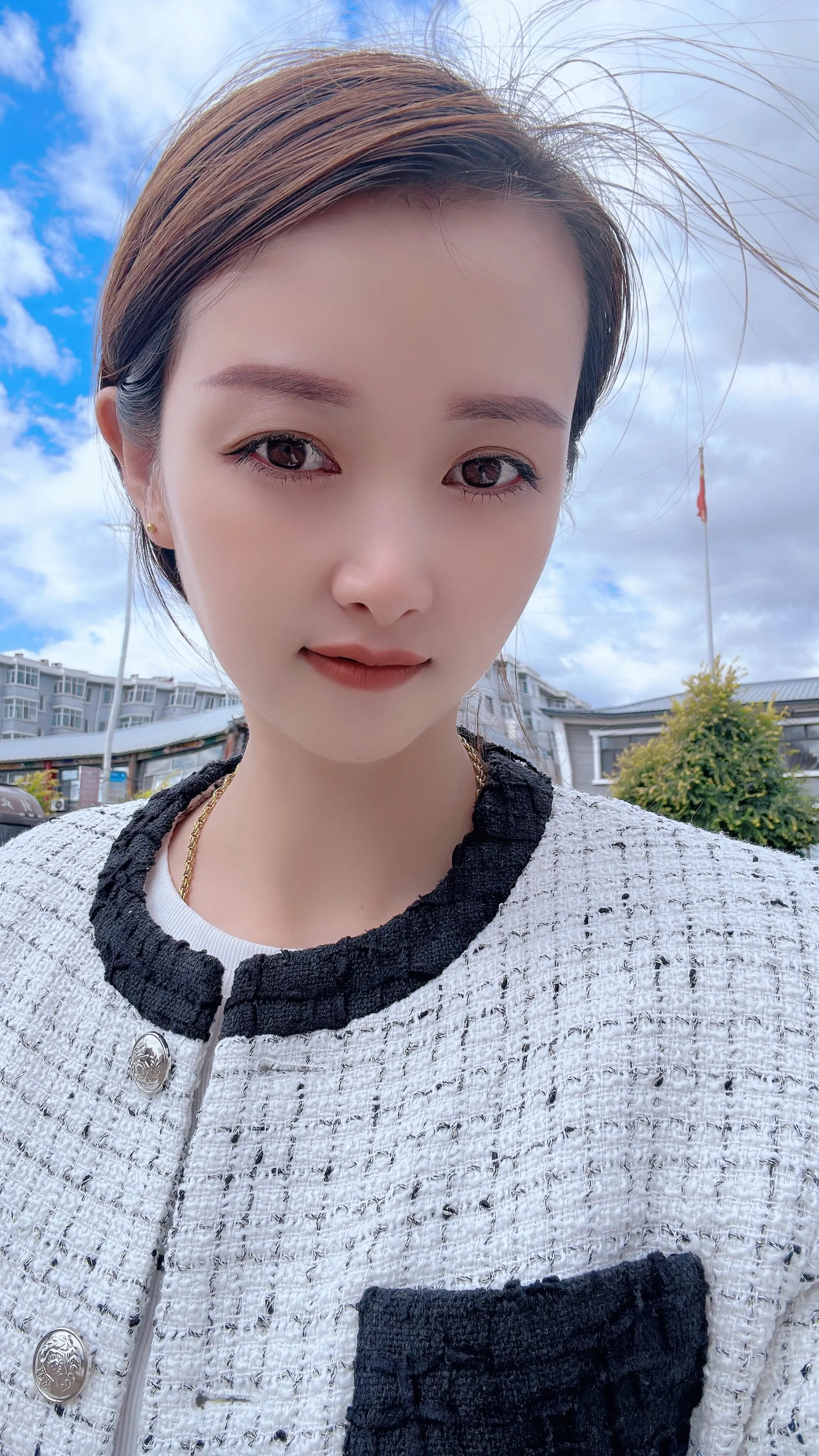 前半生不懂得太多，后半生太多不想懂！