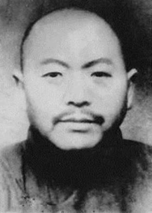 1941年，30多名姑娘被鬼子抓走，就在这些姑娘要被糟蹋时，汉奸一句话保全所有人