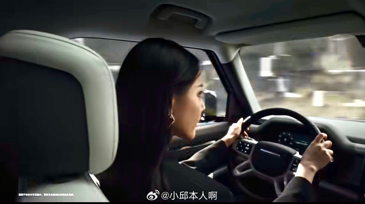 热巴开卫士热巴官宣路虎卫士，这波跨界真的绝了！以前看她都是那种精致的高奢女王，现