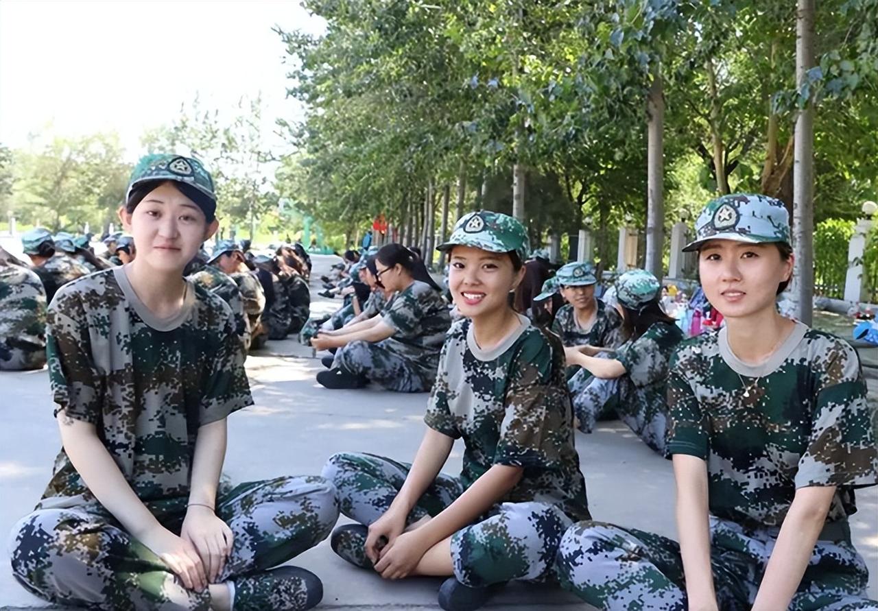 清明前后，宁夏固原3000余名师生往返54公里徒步祭奠英烈的活动刷屏，山东潍坊实