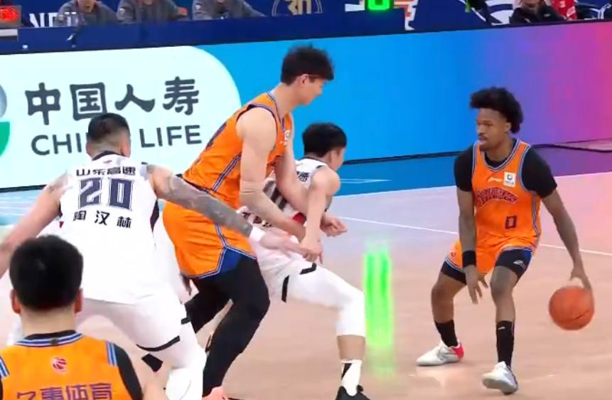 上海男篮战胜山东豪取八连胜，主场15连胜不败记录继续延续！北京时间2026年3月