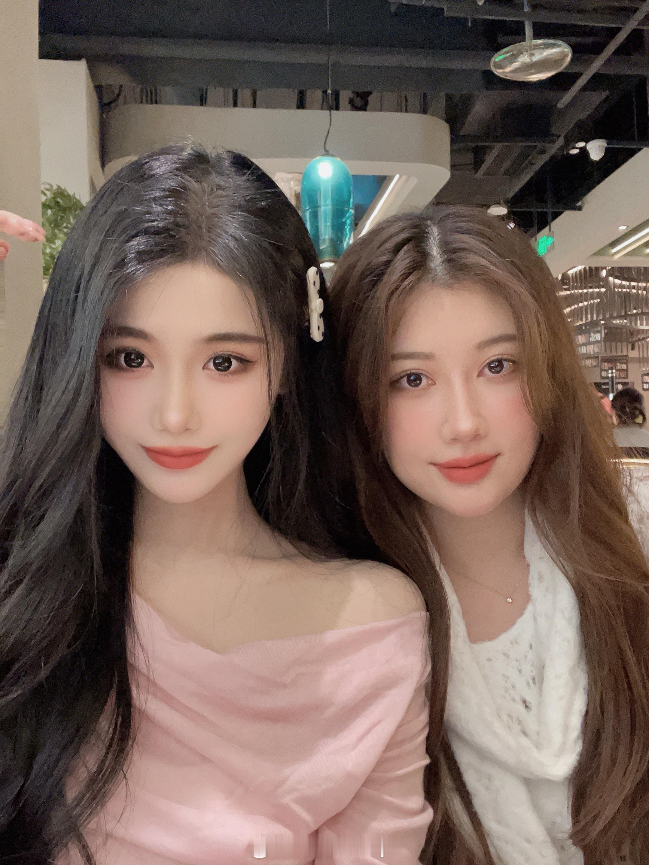 撑到吐的一顿🍲边吃边聊了三个小时 吃到打烊关灯 女生聚在一起真的太能聊了[淡淡