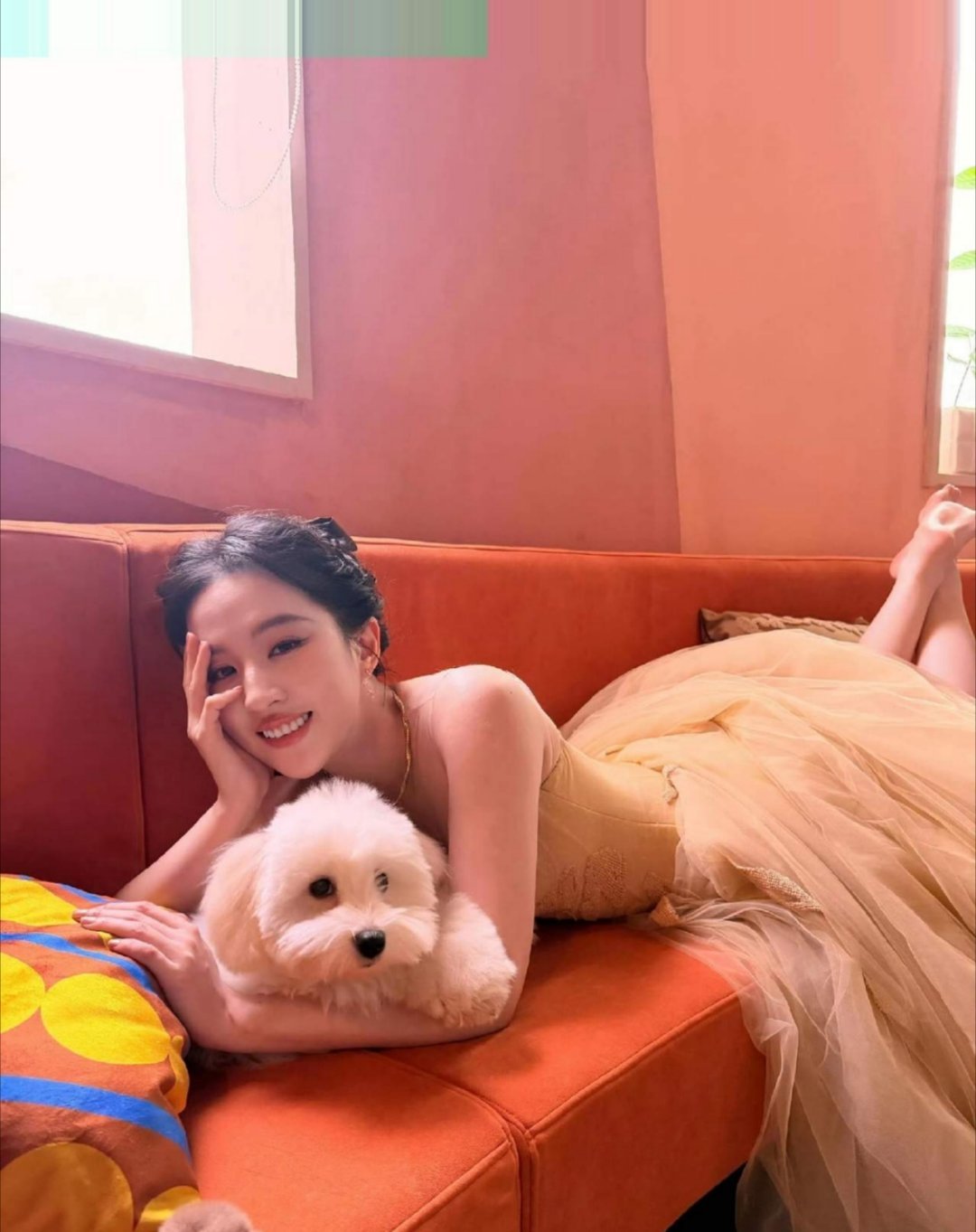 刘亦菲的脚 脚中刘亦菲天仙的颜值气质刻进DNA里，连脚部线条都舒展好看，自带清冷